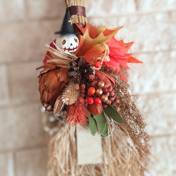 ハロウィン ミニほうき オレンジ スワッグ 花職人 peko 通販｜Creema 