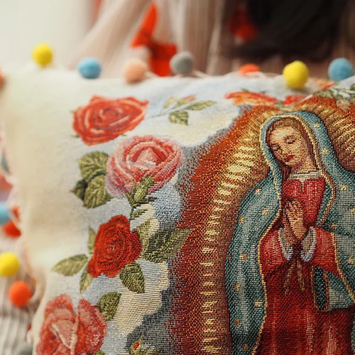 マリア様 ベージュ クッションカバー made in france 手編み 鍵編み