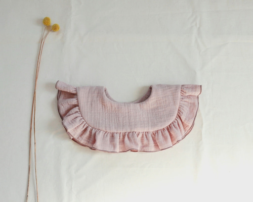 スクエアスタイ (お名入れ刺繍) くったりダブルガーゼ フリル