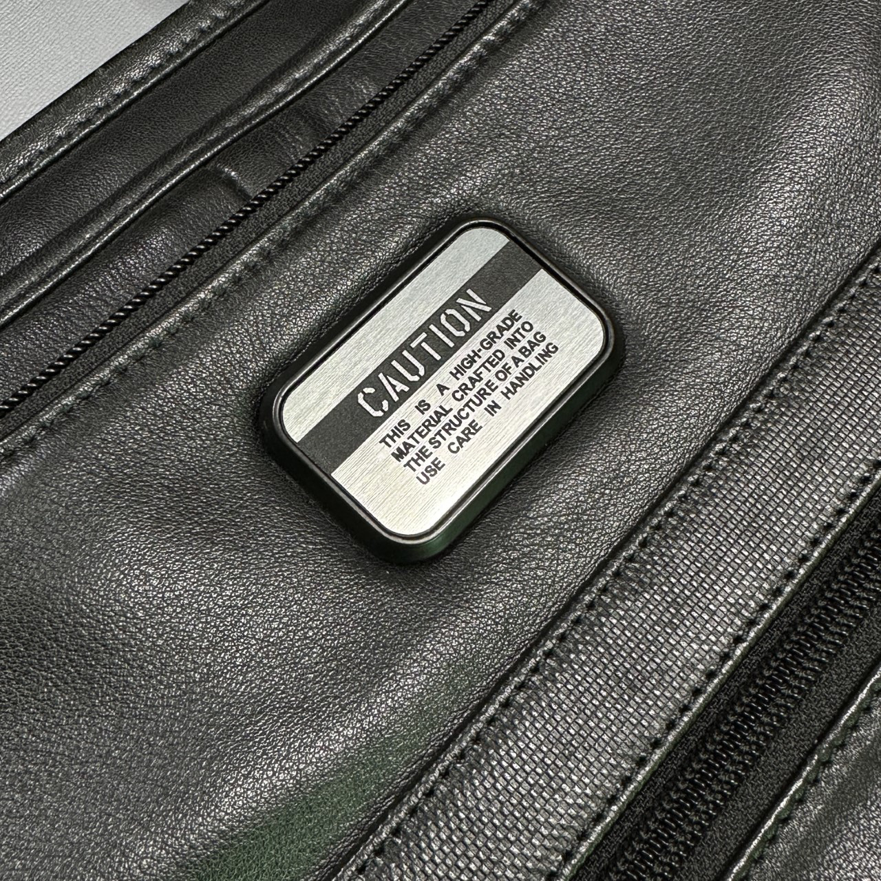 レア 極美品 TUMI トゥミ ALPHA BRAVOシリーズ用 ネームタグ