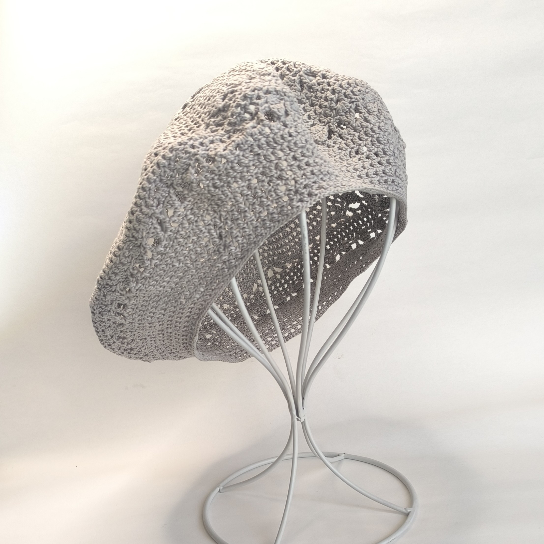 レース編みのコットンベレー帽 グレー 4,698円