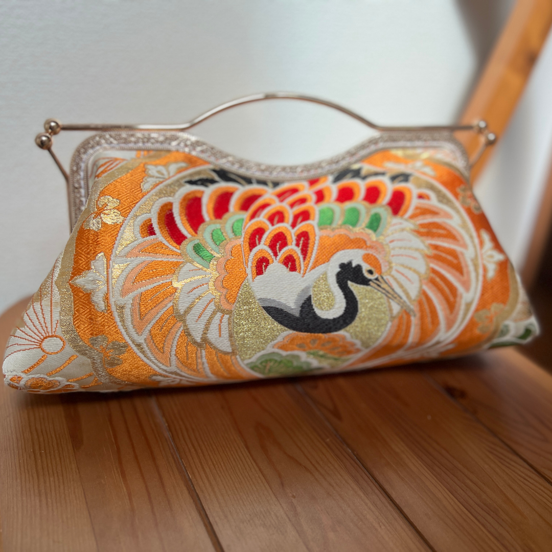 帯リメイク　メタルフレーム(ゴールド）　がま口　クラッチバック　ショルダーとしてもOK！　一点ものです
