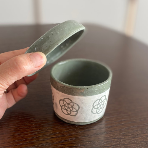 acne pottery studio虎 蓋もの　小物入れ acne pottery studio虎 蓋もの 小物入れ 鹿の蓋の入れ物 | acne