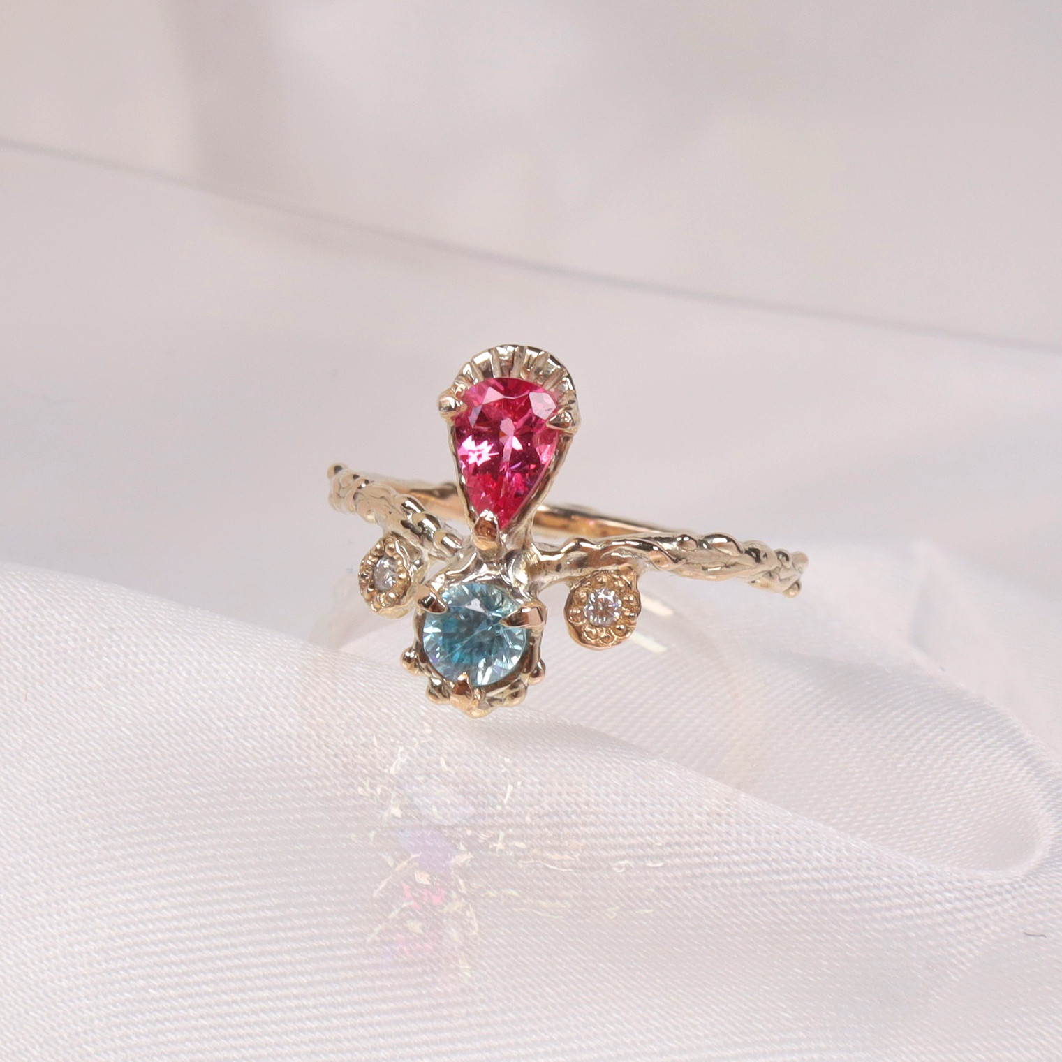 スピネルとブルージルコン、ダイヤを使った、元気が出る魔法のリング k10 13号(サイズ直し要相談) 44,850円