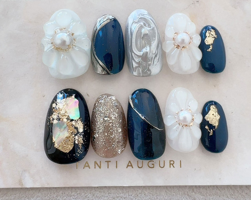 【カラー変更、サイズ指定無料】ネイルチップ　ぷっくりフラワー　袴ネイル　成人式 カラー変更、サイズ指定無料】ネイルチップぷっくりフラワー袴ネイル成人式