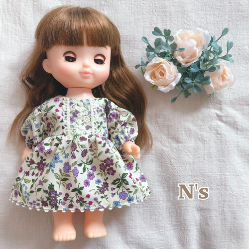 26cmドール用 裏地付き♡シックな花柄ワンピース 長袖 ワンピース