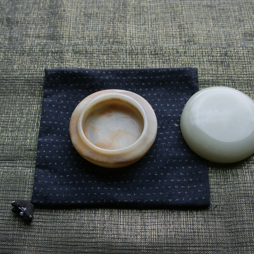 送料無料　オニキス・玉髄・瑪瑙花瓶　胴径15ｃｍ　★希少品★ オニキス花瓶未使用