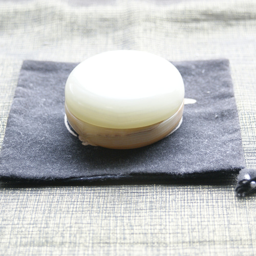香合 自然石 オニックス 縞瑪瑙（しまめのう） を使い手作業で彫りだ