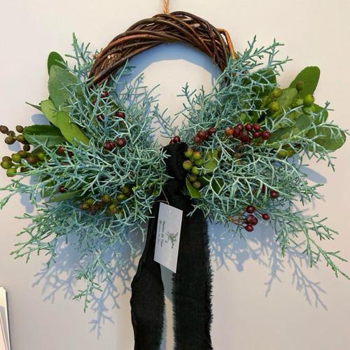 グリーンホワイトのクリスマスリース　シャリンバイ　ブルーアイス グリーンホワイトのクリスマスリース シャリンバイ ブルーアイス