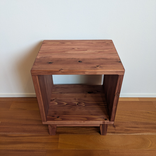 杉無垢材のサイドテーブル　S字　5【ハンドメイド家具】 杉無垢材のサイドテーブル S字 5【ハンドメイド家具】 杉無垢材のサイド