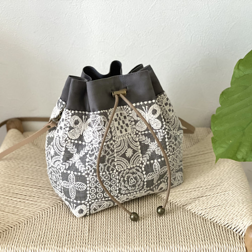 【再販ナシ】ミナペルホネン ドローストリングバッグ foresttile　巾着 再販ナシ】ミナペルホネン ドローストリングバッグ foresttile 巾着