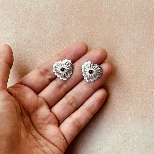 オニキスハートコンチョポストピアス彫金シルバー950インディアン