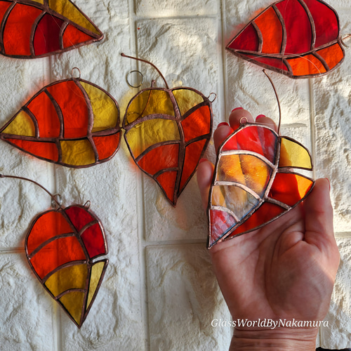 カラフル紅葉 秋の葉っぱ サンキャッチャー ステンドグラス雑貨