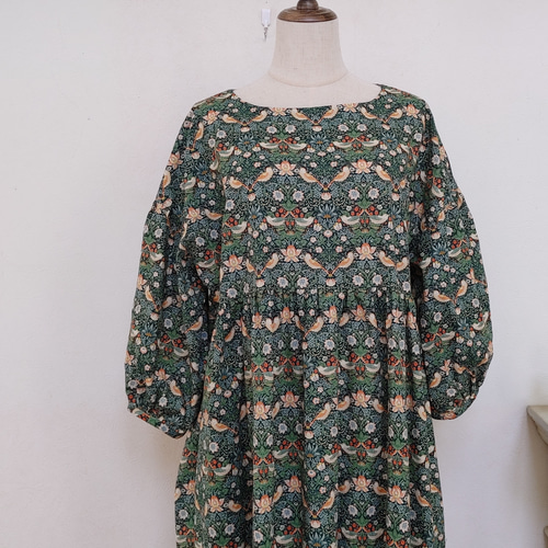 ウィリアムモリスいちご泥棒ギャザーワンピース八分袖free ワンピース  