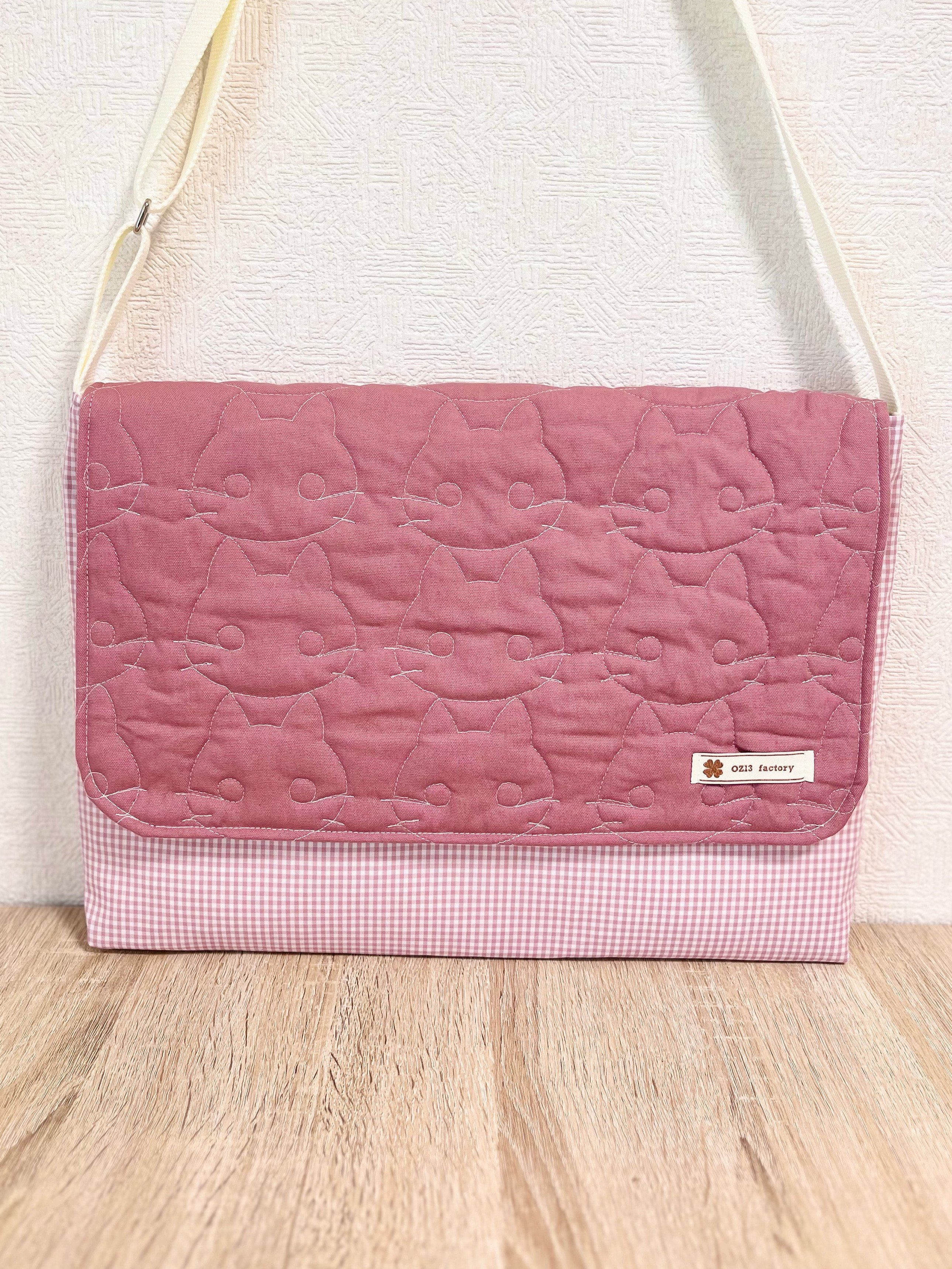 図書袋　ねこのキルト･プラム×ピンク系ギンガムチェック