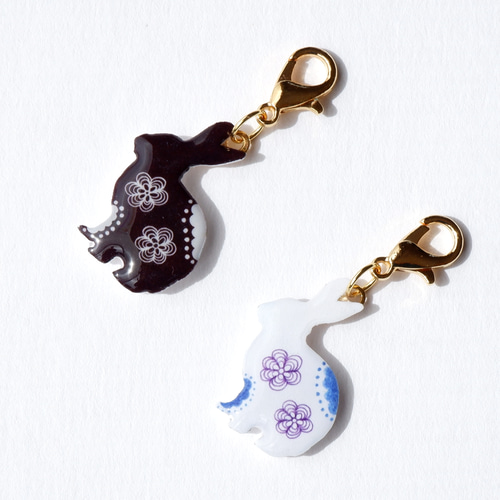 うさぎのチャーム（白と黒） 北欧 白 黒 かわいい プレゼント バッグ