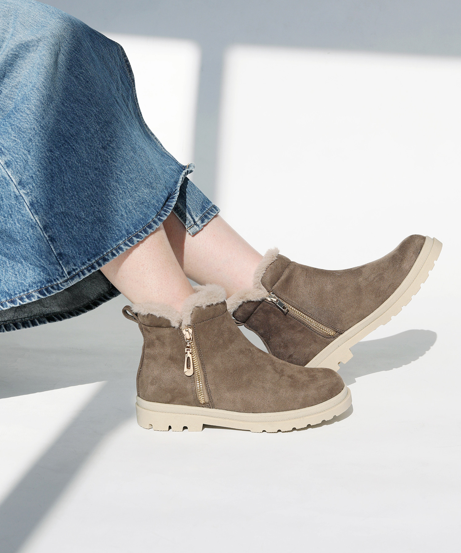 サイドジップで脱ぎ履き簡単！内側ふかふかファーであったか快適◎デイリー使いにぴったりなショートブーツ