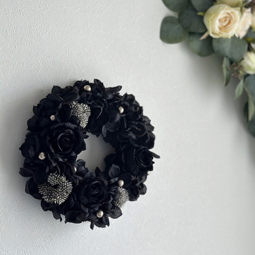 完売しました]【直径20㎝】コンパクトなブラックリース｜バラ・紫陽花