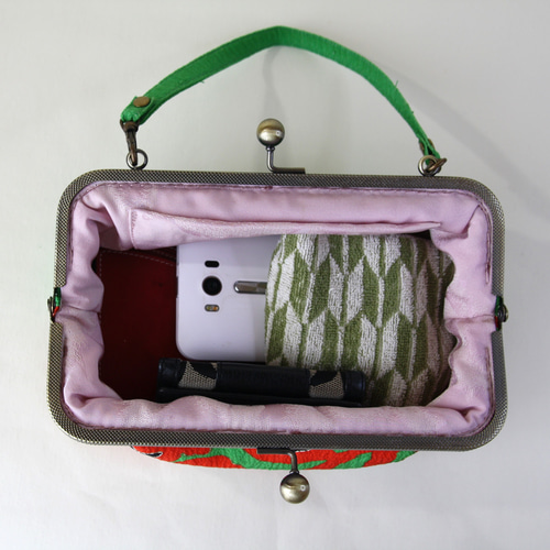 帯リメイクがま口バッグ/緑に赤/個性的/小さめバッグ/スマホ入ります