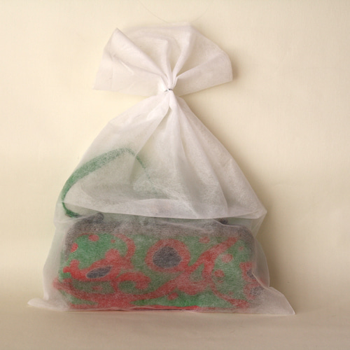 帯リメイクがま口バッグ/緑に赤/個性的/小さめバッグ/スマホ入ります