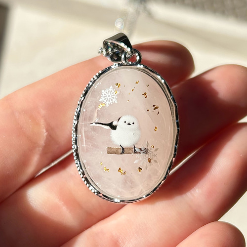 天然石ローズクォーツとシマエナガのネックレス 金箔 ペンダント