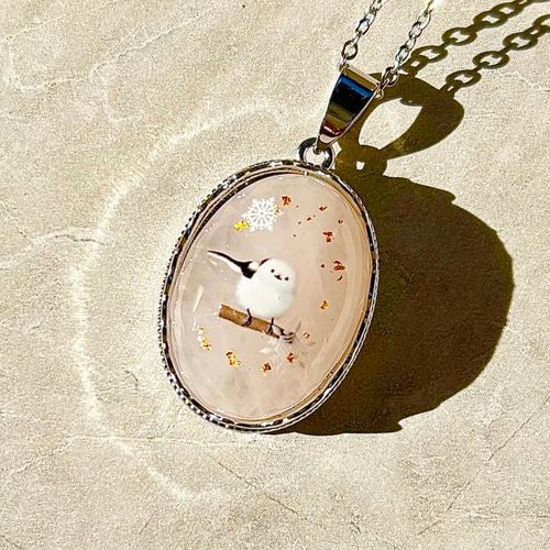 天然石ローズクォーツとシマエナガのネックレス 金箔 ペンダント