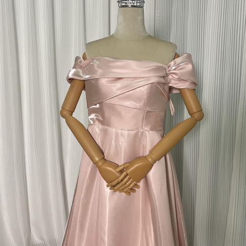 送料無料！カラードレス オフショルダー 光沢サテン 薄桃色 ロング  