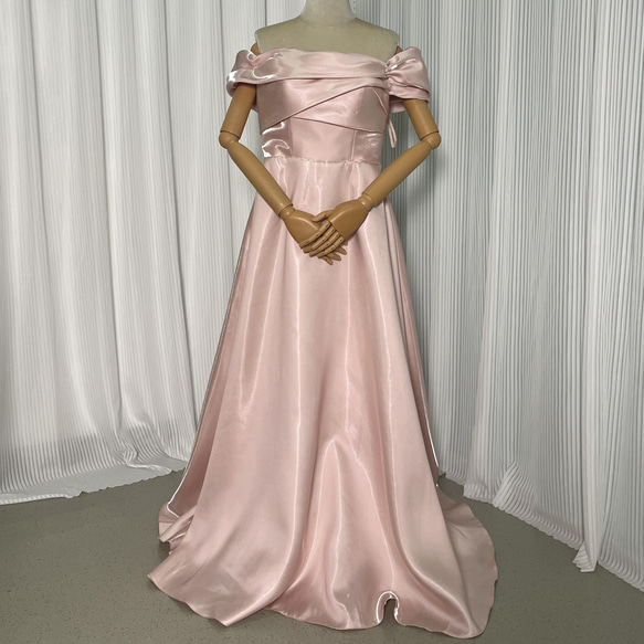 送料無料！カラードレス オフショルダー 光沢サテン 薄桃色 ロング  