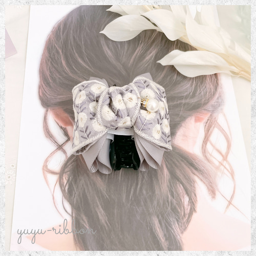 インド刺繍リボンのバンスクリップ グレー 花柄 シンプル 上品