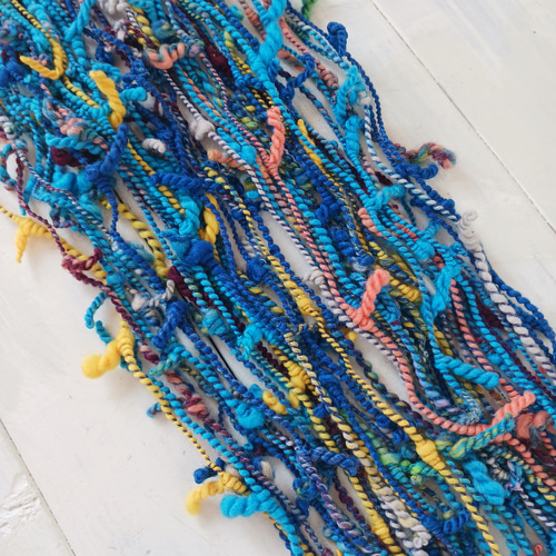 323.手紡ぎアートヤーン