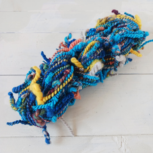 323.手紡ぎアートヤーン