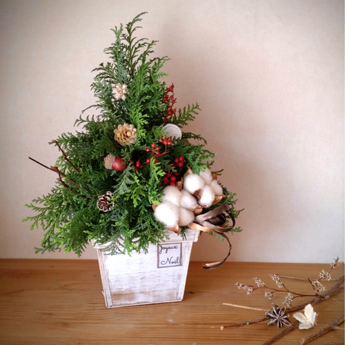 赤い木の実♡森のフレッシュツリーMsize ledライト付 H約38cm