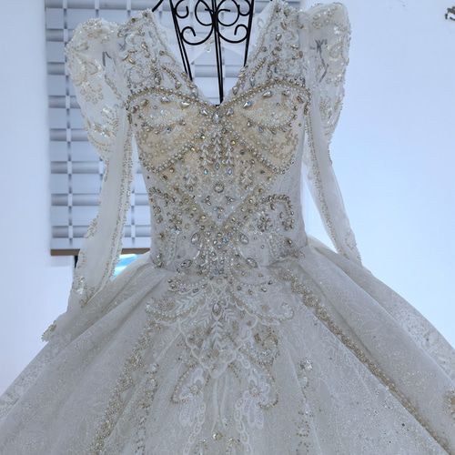 高級感プリンセスライン ウエディングドレス キラキラ ビジュー パール