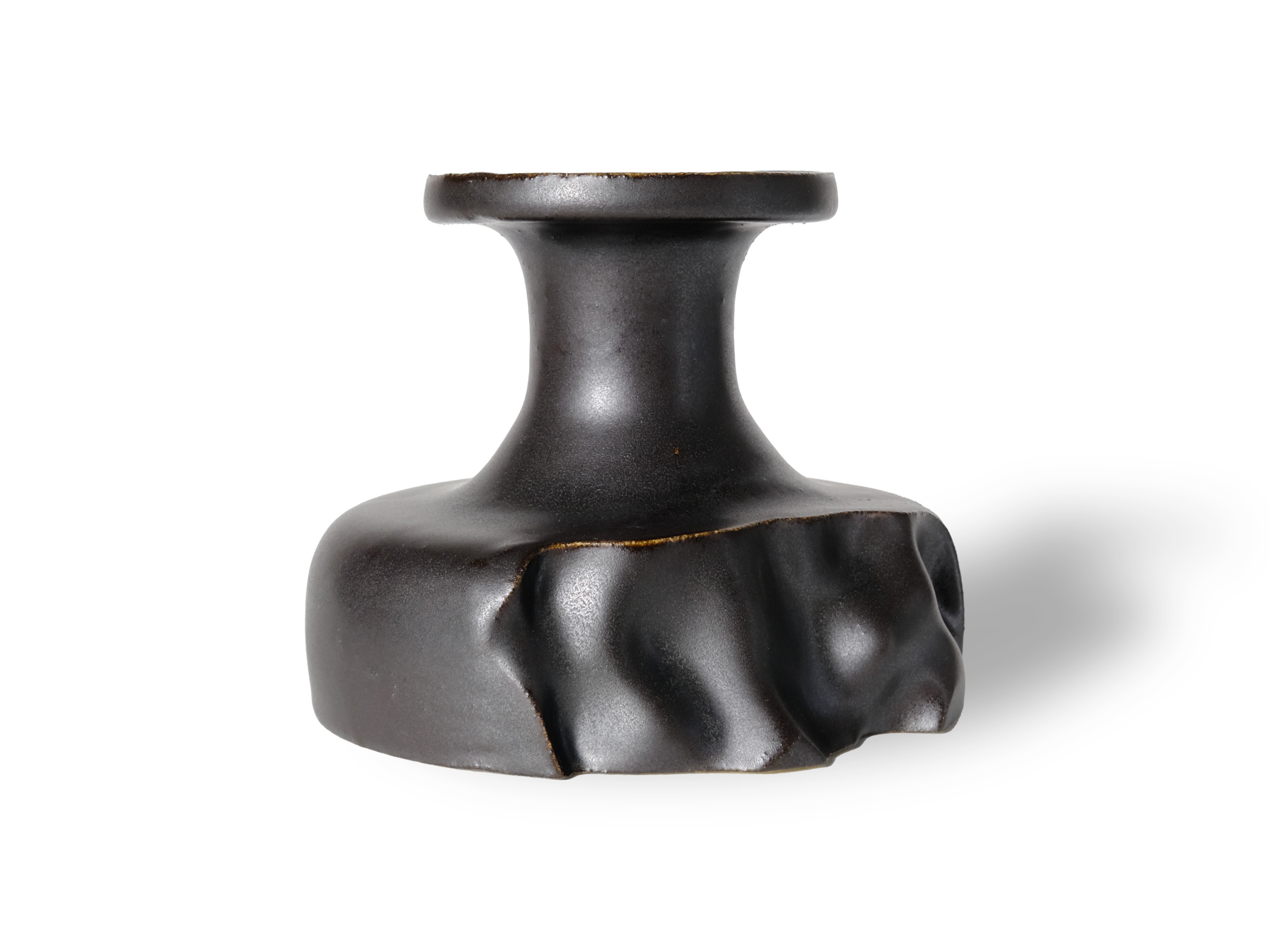 虚心・Kyoshin / 黒銅色（花瓶 / Vase）