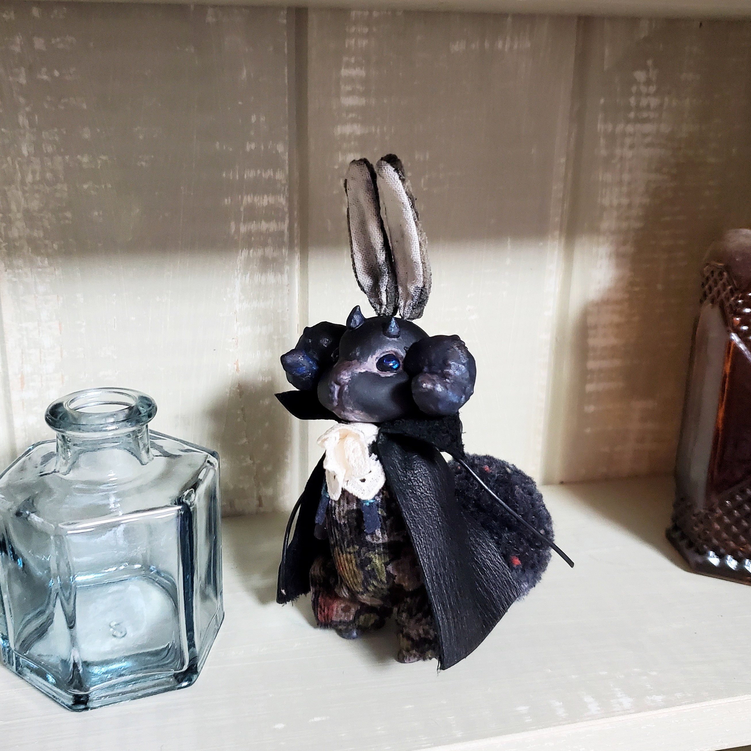 小さな手乗りのうさぎさん　ハロウィン仮装No.1