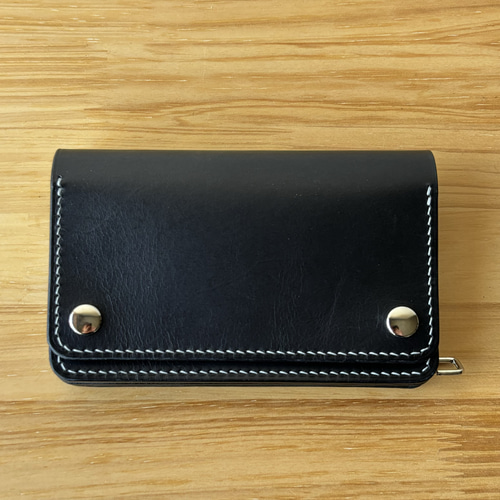 ミドルトラッカーウォレット 黒×青 ハンドメイド 総手縫い イタリアンレザー イタリアンレザー カモフラージュ柄 ハンドメイドトラッカーウォレット