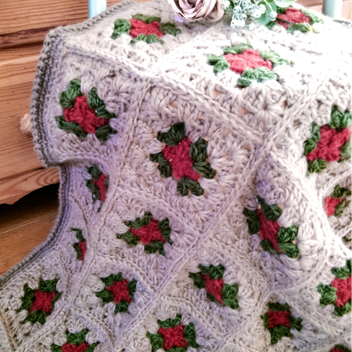 薔薇モチーフ　ブランケット　　手編み 2024.10.7(Mon) バラモチーフのブランケット‹ハーフサイズ›𓂃