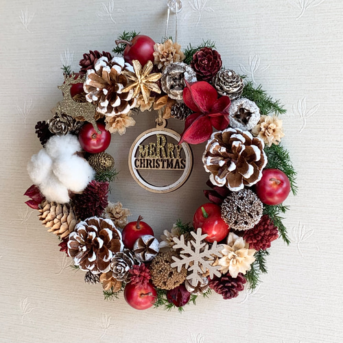 受注制作]リンゴと木の実のクリスマスリース プリザーブドフラワー