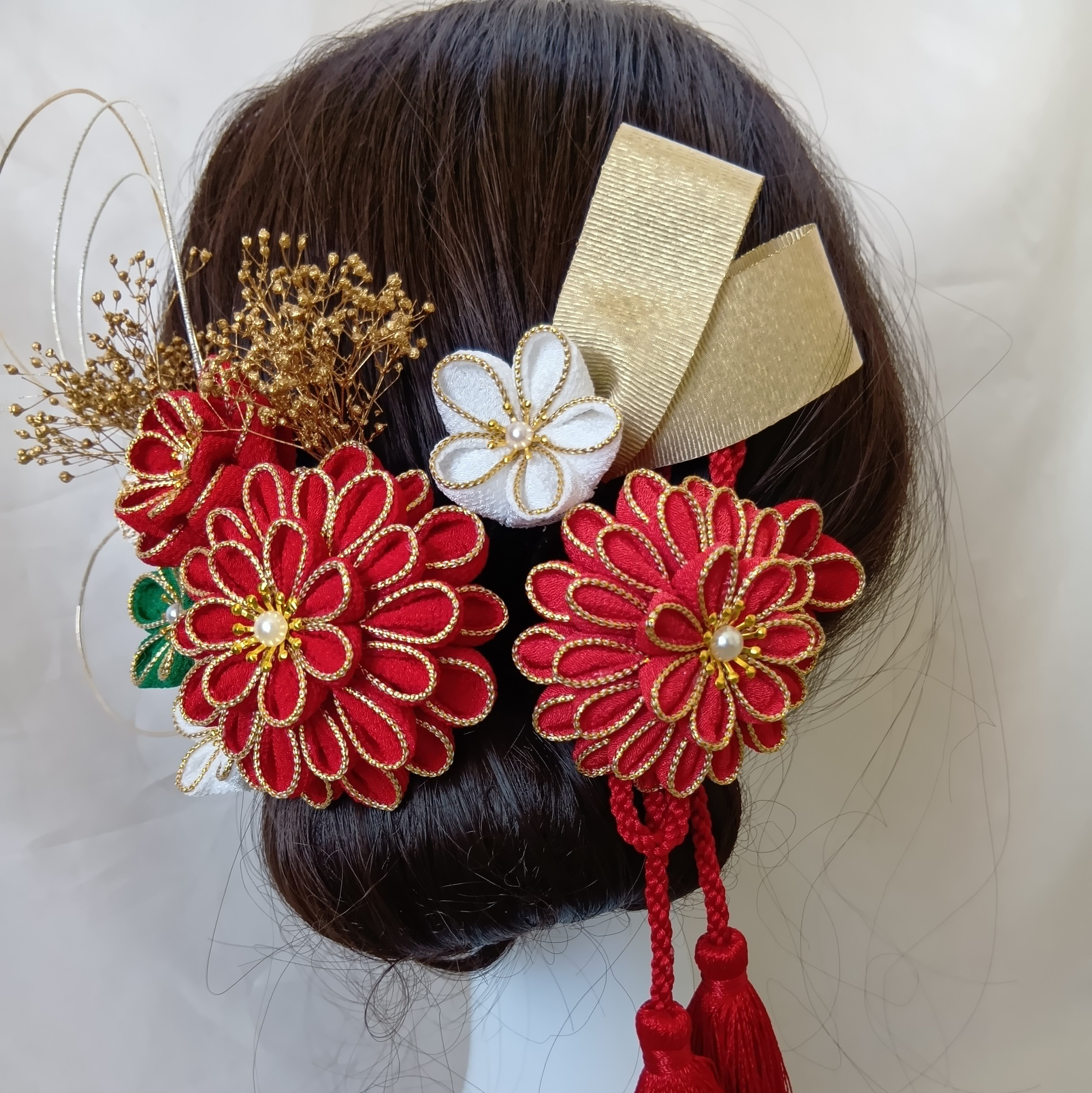 【受注制作】赤　紅緋　成人式　髪飾り　つまみ細工　ちりめん　卒業式　結婚式　和装　袴　タッセル　和玉　かすみ草
