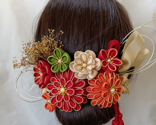 成人式 髪飾り つまみ細工 ちりめんボール 金箔シート 振袖 結婚式 65d7f02176095d1dcd8211b404e8ff