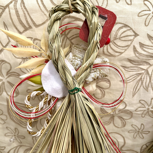 574»2025✿ 早割りお正月しめ縄飾り*純白*タッセル上品*ゴールド