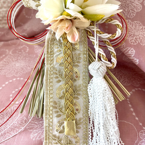 574»2025✿ 早割りお正月しめ縄飾り*純白*タッセル上品*ゴールド