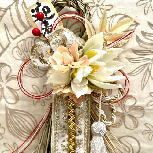 574»2025✿ 早割りお正月しめ縄飾り*純白*タッセル上品*ゴールド