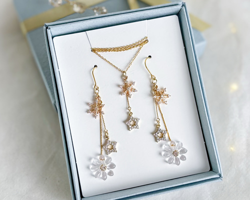 氷花と冬のきらめき 耳飾り&ネックレス ホリデーボックス2025 ピアス