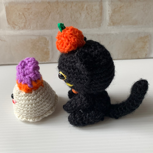 ハロウィン あみぐるみ 黒猫 おばけちゃんの名コンビ あみぐるみ