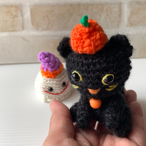 ハロウィン あみぐるみ 黒猫 おばけちゃんの名コンビ あみぐるみ