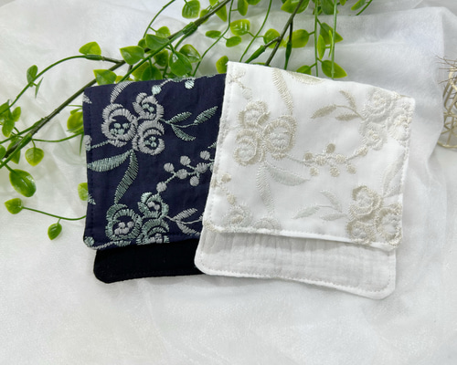 豪華な花柄刺繍と優しいぽこぽこダブルガーゼのハーフサイズ