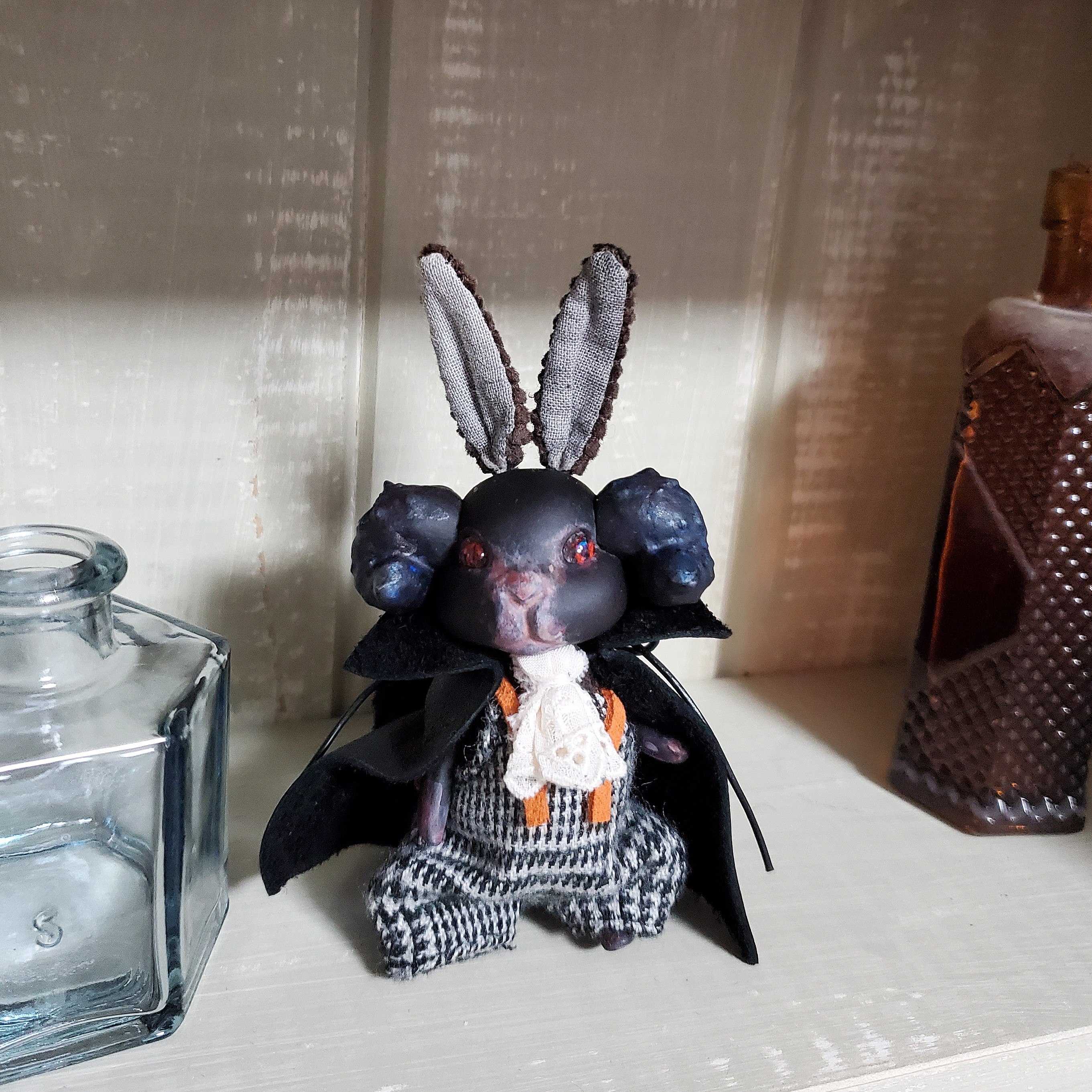 小さな手乗りのうさぎさん　ハロウィン仮装No.3