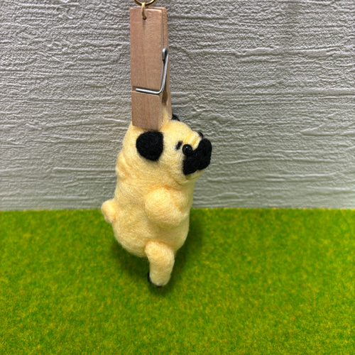 羊毛フェルト パグ キーホルダー 羊毛フェルト 黒パグキーホルダー - メルカリ
