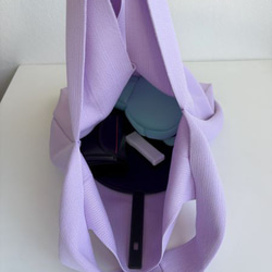 まるで服を着ているような、軽くて大きなニットトートバッグ　『推し活うちわ』がすっぽり収まるよ♪【ブラック】 8枚目の画像